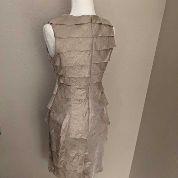 London Times Champagne Silky tiered Wedding / Cocktail semi-formal dress size  4 - Picture 4 of 10